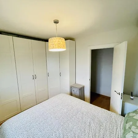 Elegante, Bonito, Buenas Vistas Y Cerca De La Nogalera Apartman