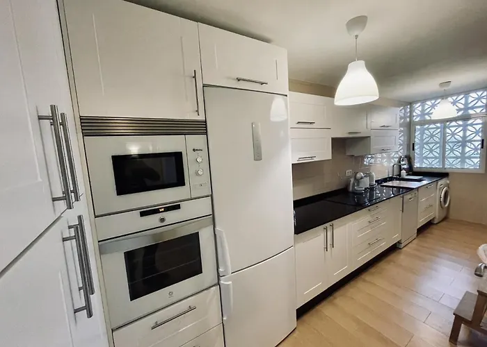 Elegante, Bonito, Buenas Vistas Y Cerca De La Nogalera Торремолинос